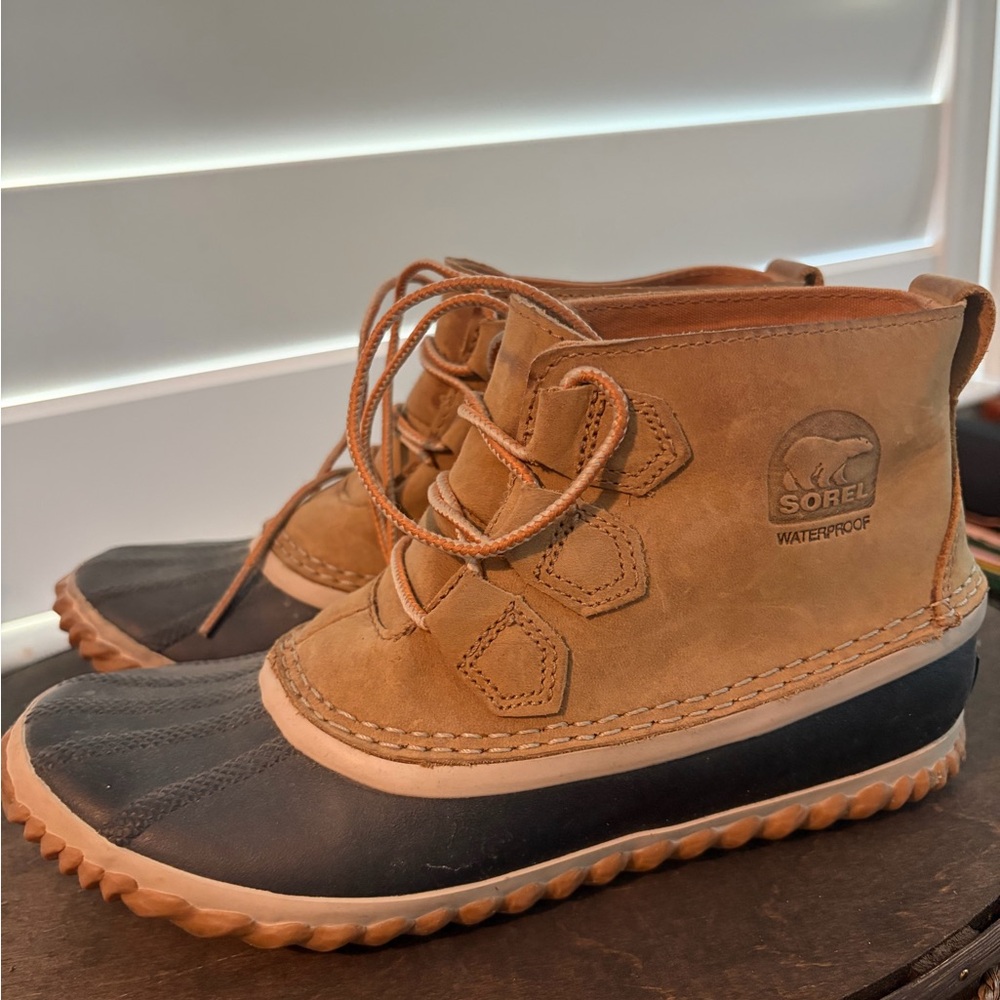Sorel Women’s Tan and Black Waterproof Boots